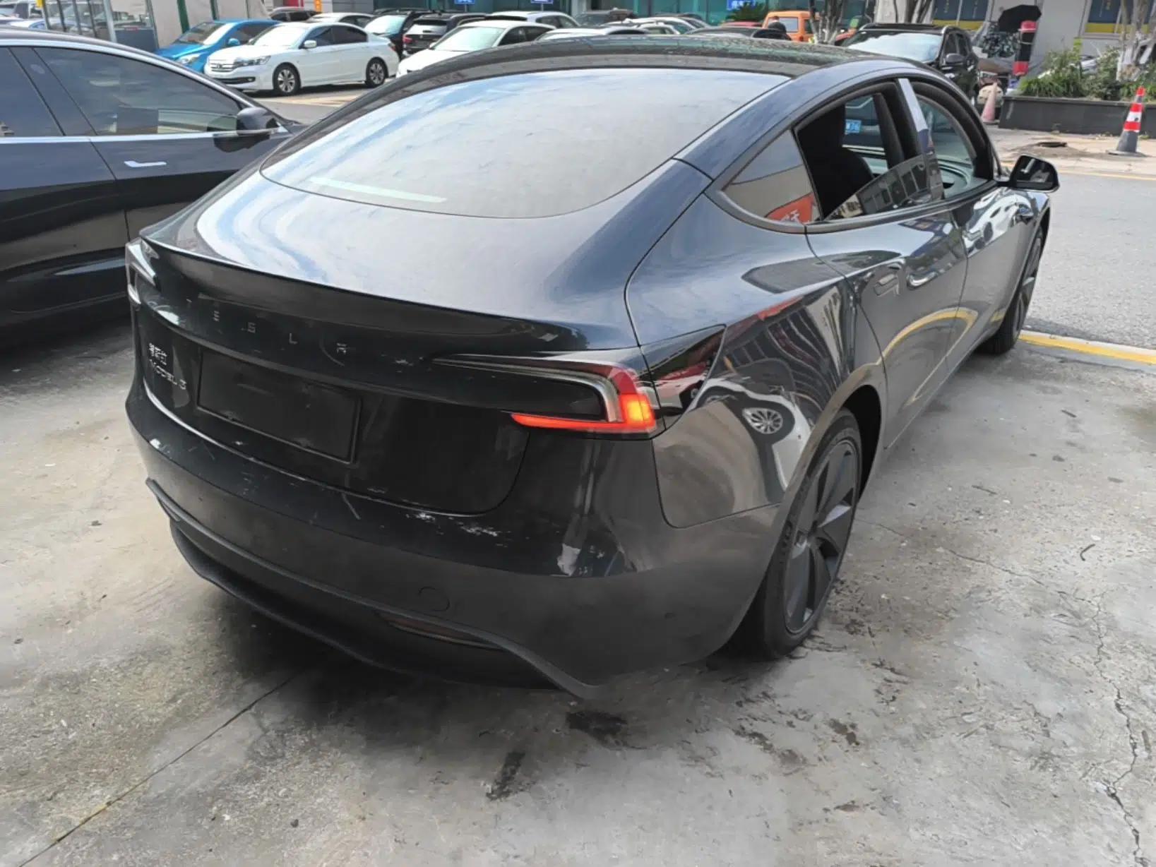 Tesla Model 3 2023 Rear-Wheel-Drive Version — миниатюра 6