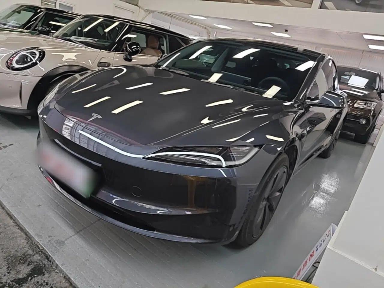 Tesla Model 3 2023 Rear-Wheel-Drive Version — миниатюра 1