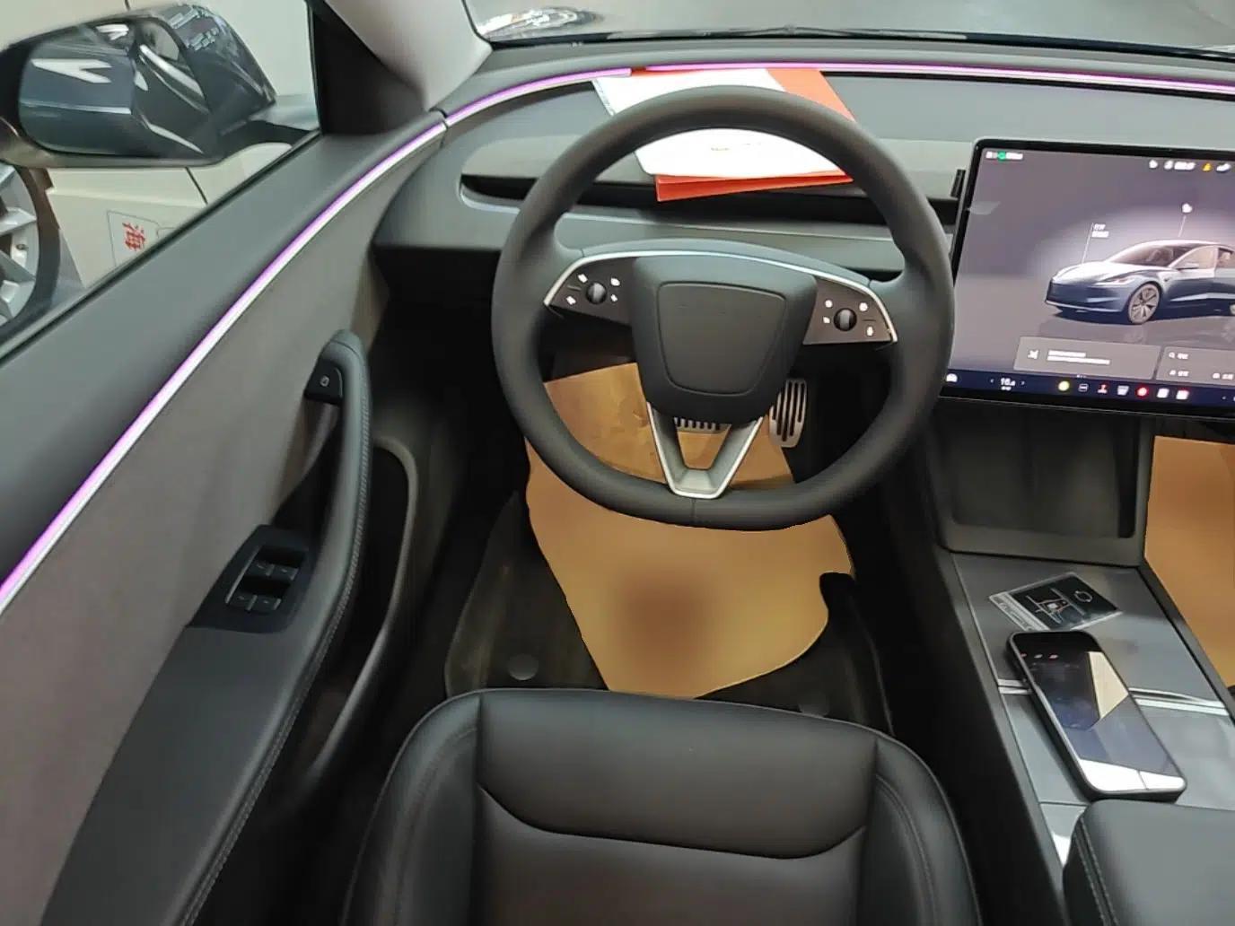 Tesla Model 3 2023 Rear-Wheel-Drive Version — миниатюра 13