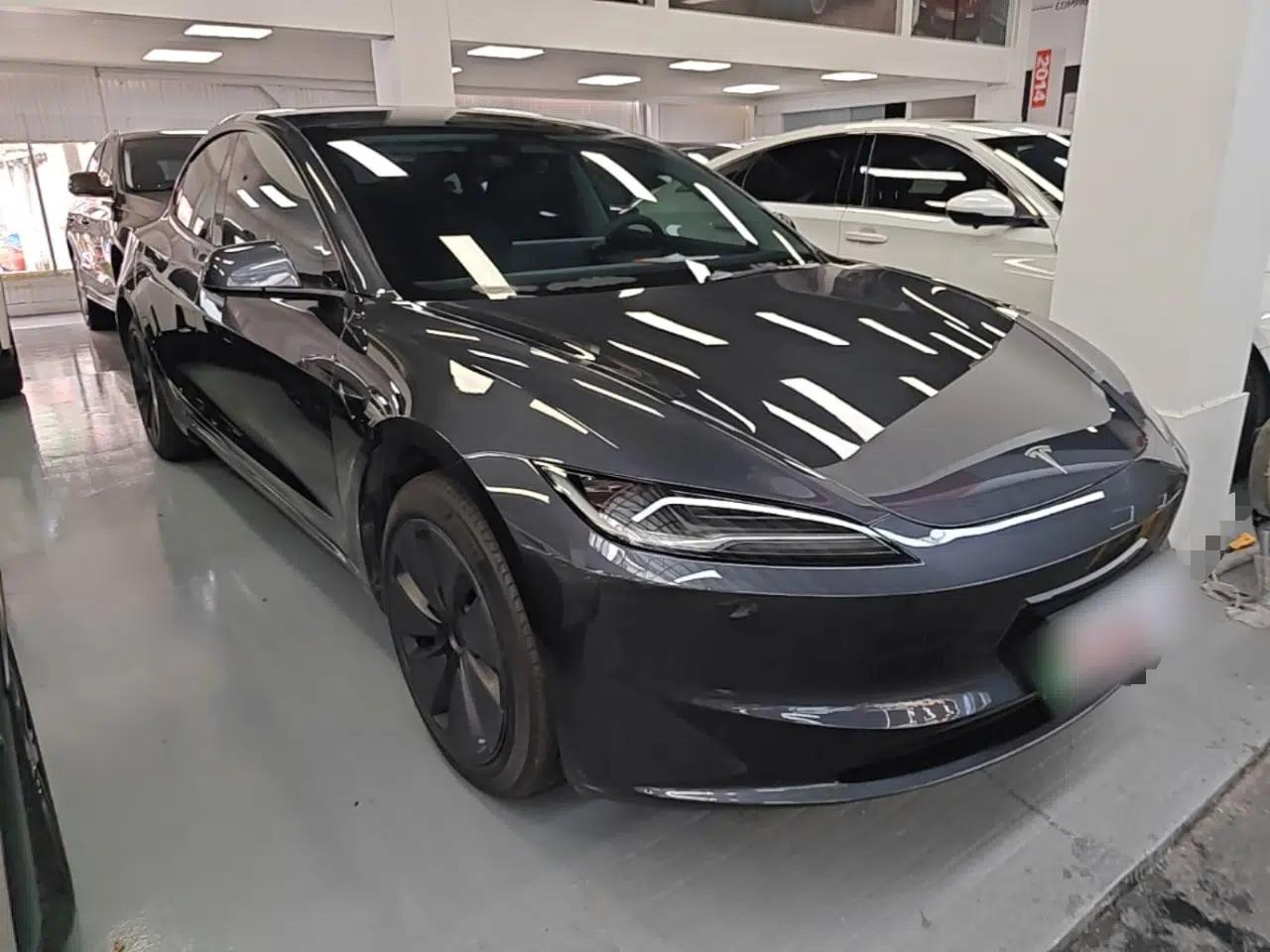 Tesla Model 3 2023 Rear-Wheel-Drive Version — миниатюра 3