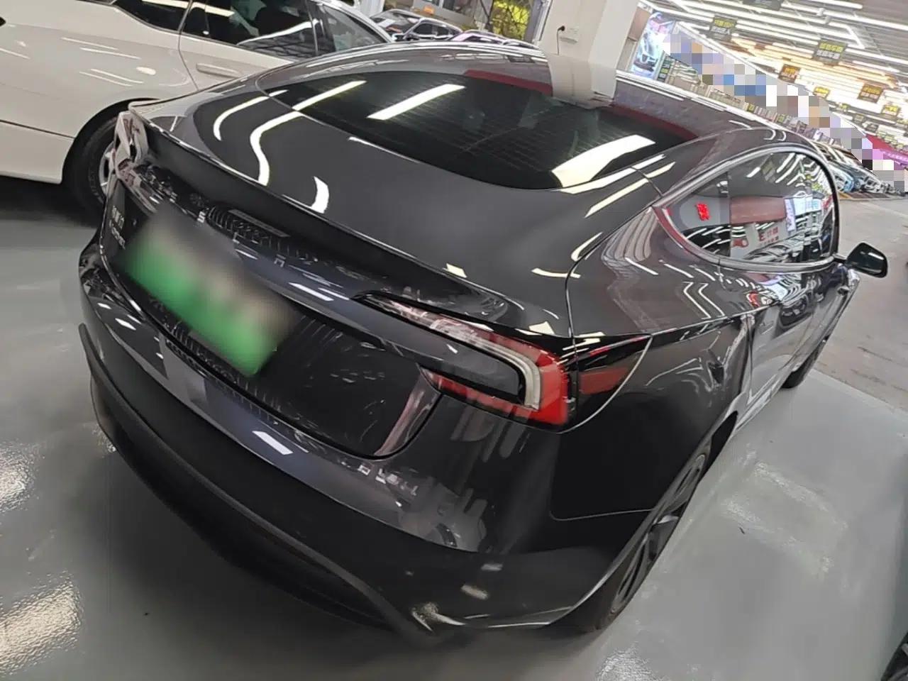 Tesla Model 3 2023 Rear-Wheel-Drive Version — миниатюра 6