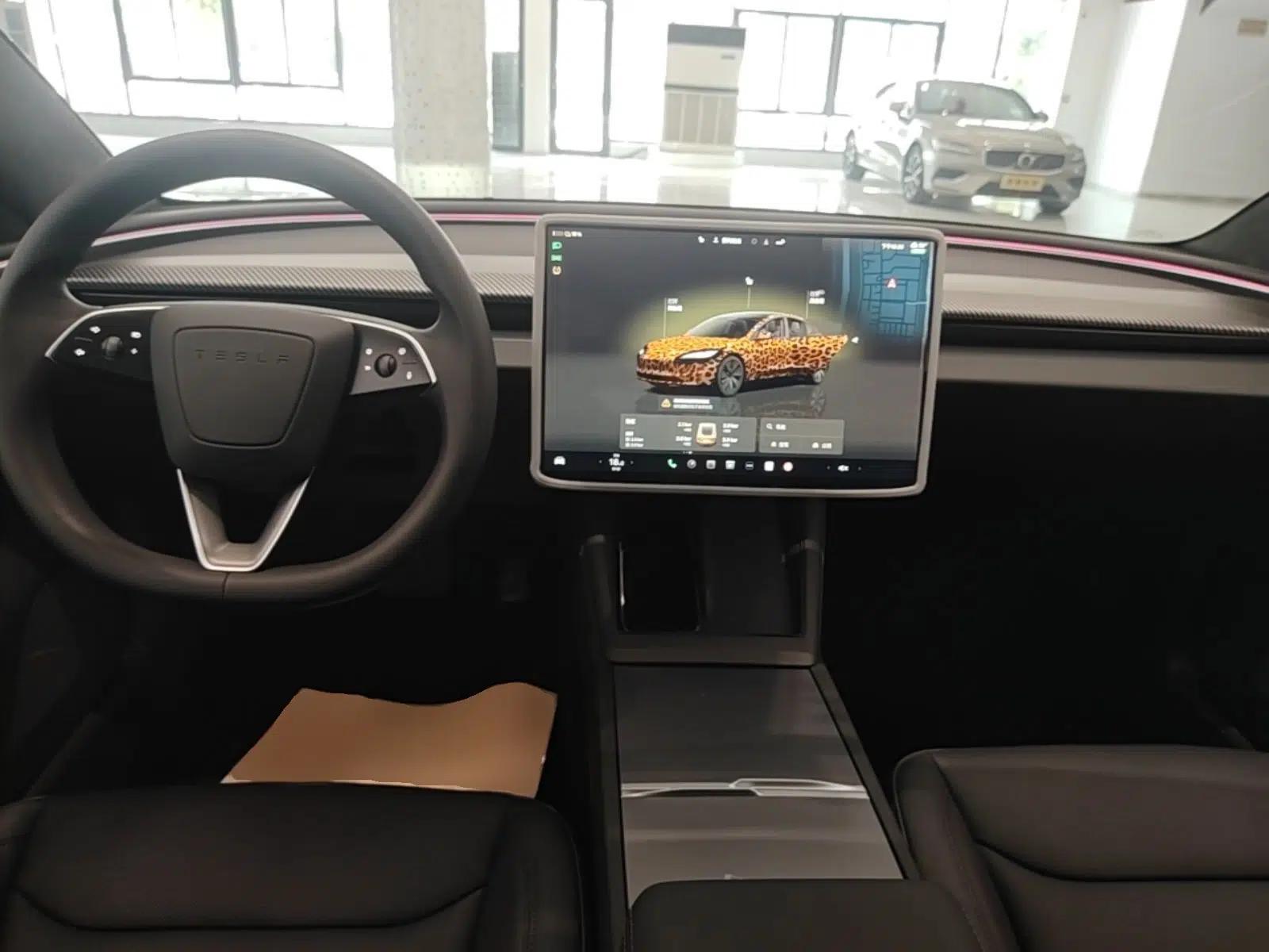 Tesla Model 3 2023 Rear-Wheel-Drive Version — миниатюра 12