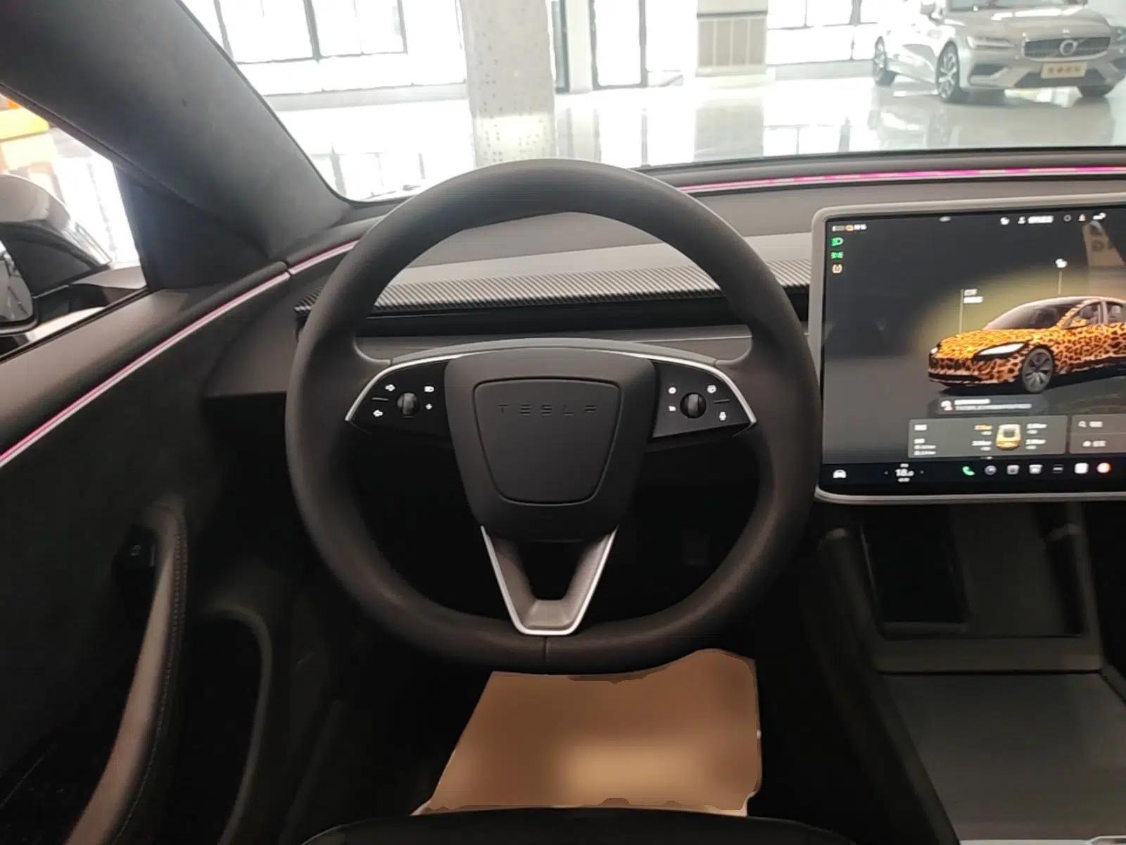 Tesla Model 3 2023 Rear-Wheel-Drive Version — миниатюра 13