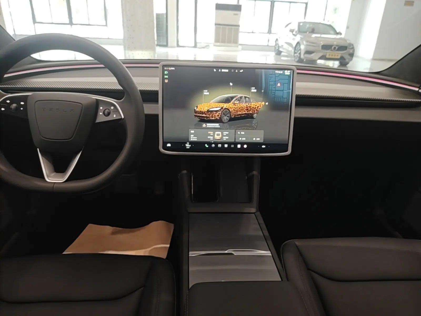 Tesla Model 3 2023 Rear-Wheel-Drive Version — миниатюра 16
