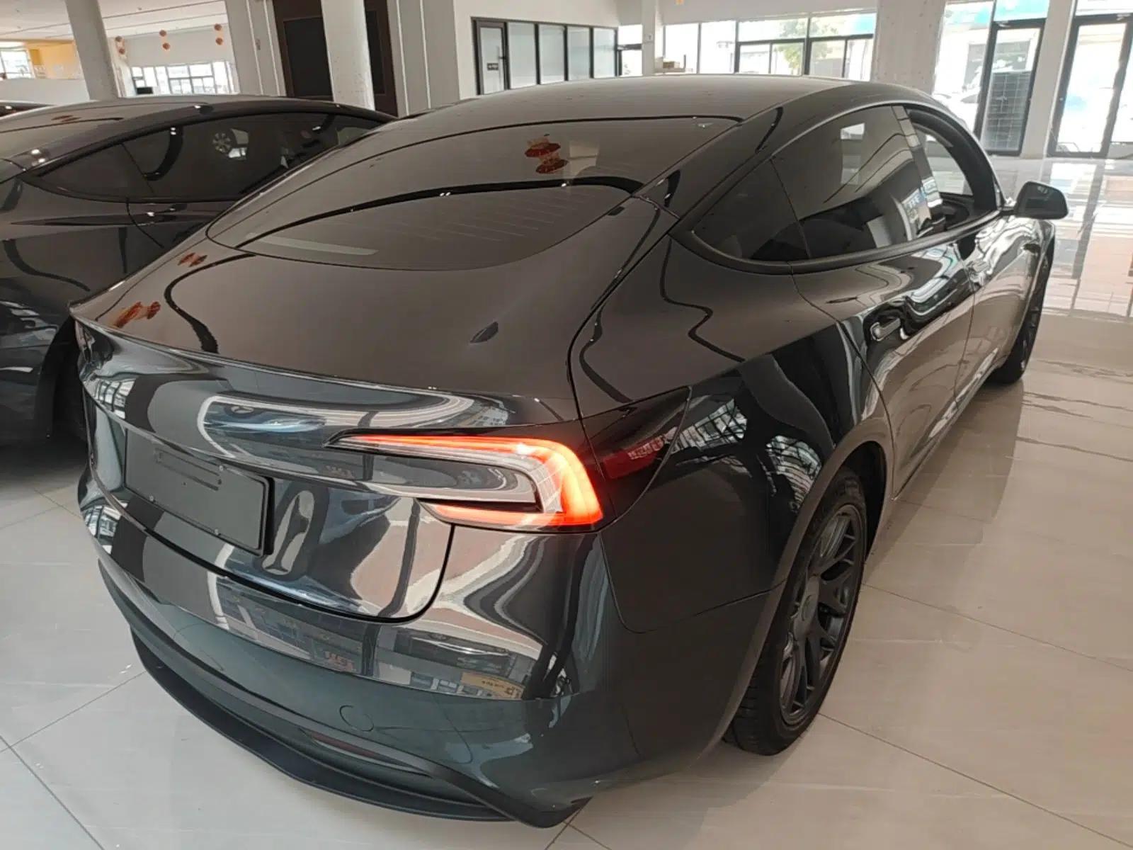 Tesla Model 3 2023 Rear-Wheel-Drive Version — миниатюра 6