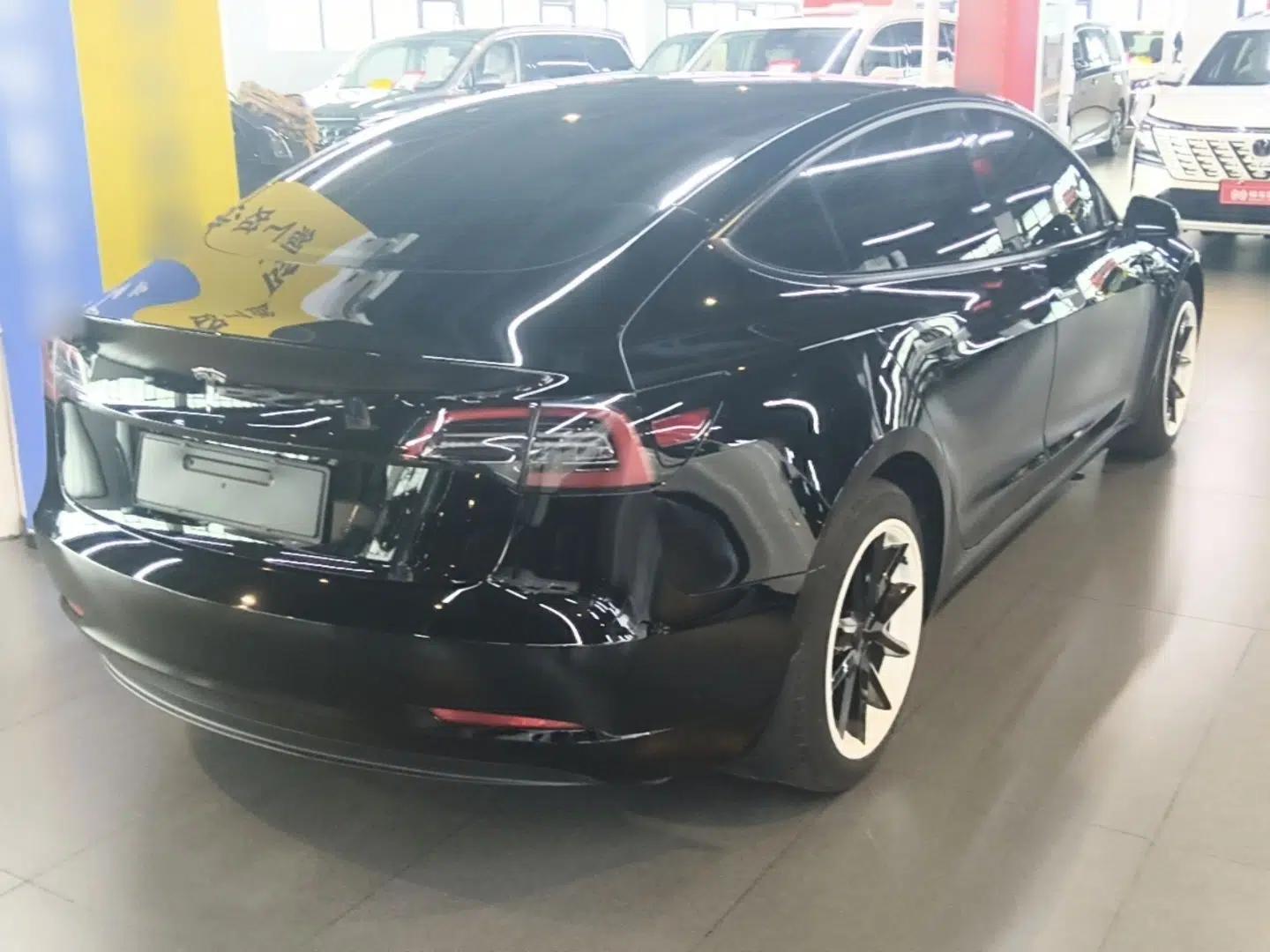 Tesla Model 3 2022 Rear-Wheel-Drive Version — миниатюра 6