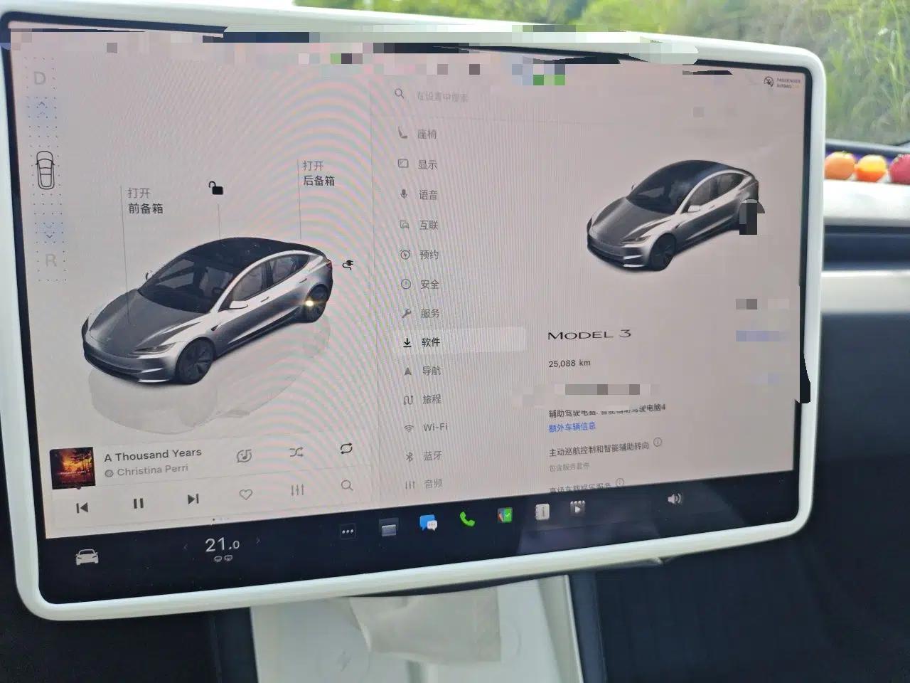 Tesla Model 3 2023 Rear-Wheel-Drive Version — миниатюра 13