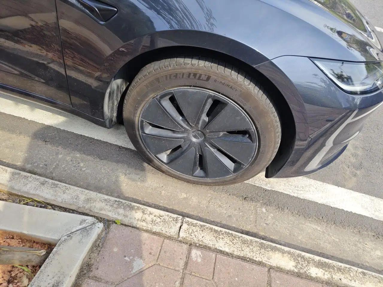 Tesla Model 3 2023 Rear-Wheel-Drive Version — миниатюра 8