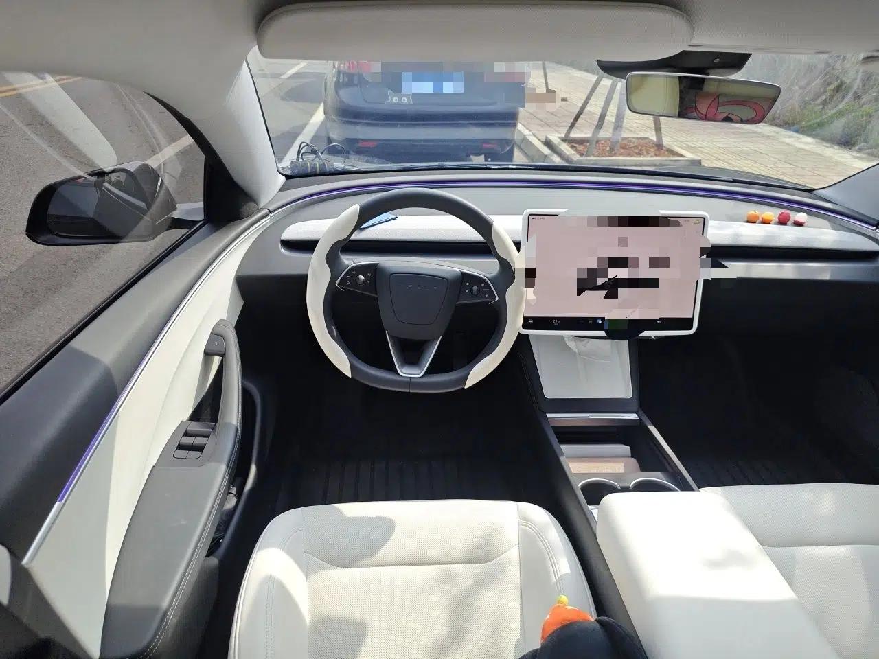 Tesla Model 3 2023 Rear-Wheel-Drive Version — миниатюра 10