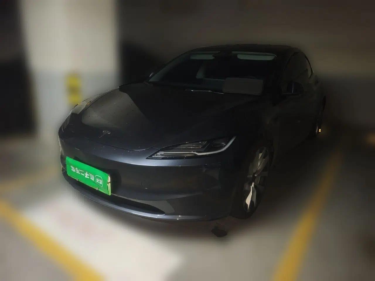 Tesla Model 3 2023 Long-Range All-Wheel-Drive Version — миниатюра 1