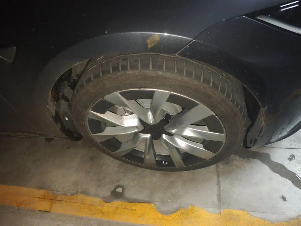 Tesla Model 3 2023 Long-Range All-Wheel-Drive Version — миниатюра 8