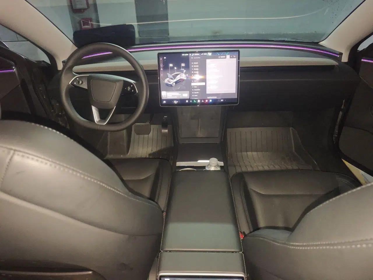 Tesla Model 3 2023 Long-Range All-Wheel-Drive Version — миниатюра 9
