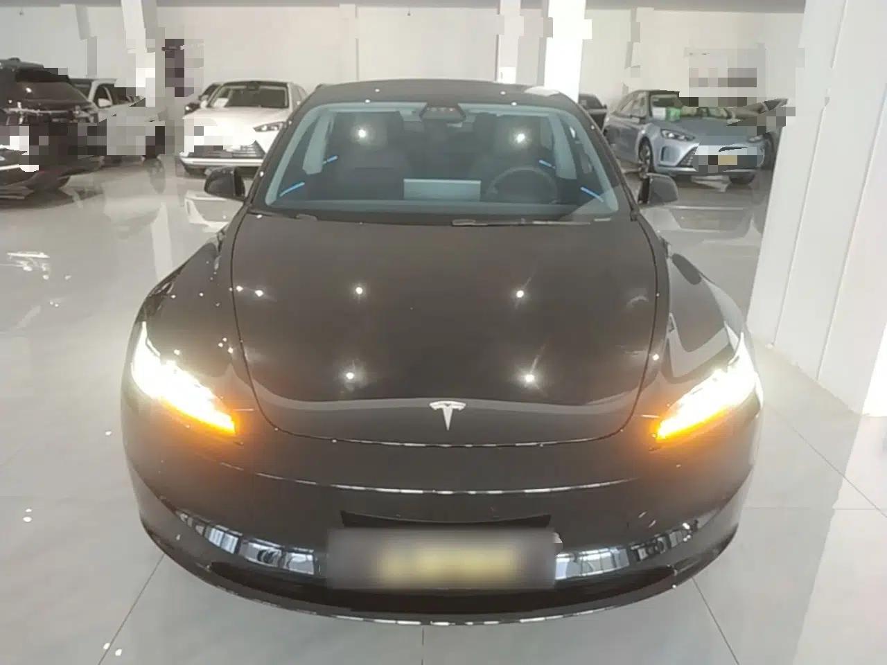Tesla Model 3 2025 Rear-Wheel-Drive Version — миниатюра 2