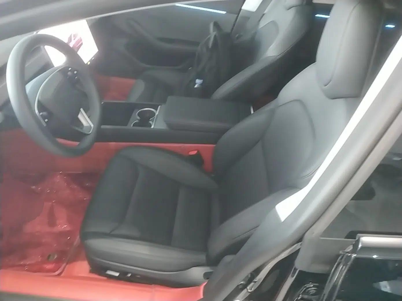 Tesla Model 3 2025 Rear-Wheel-Drive Version — миниатюра 17