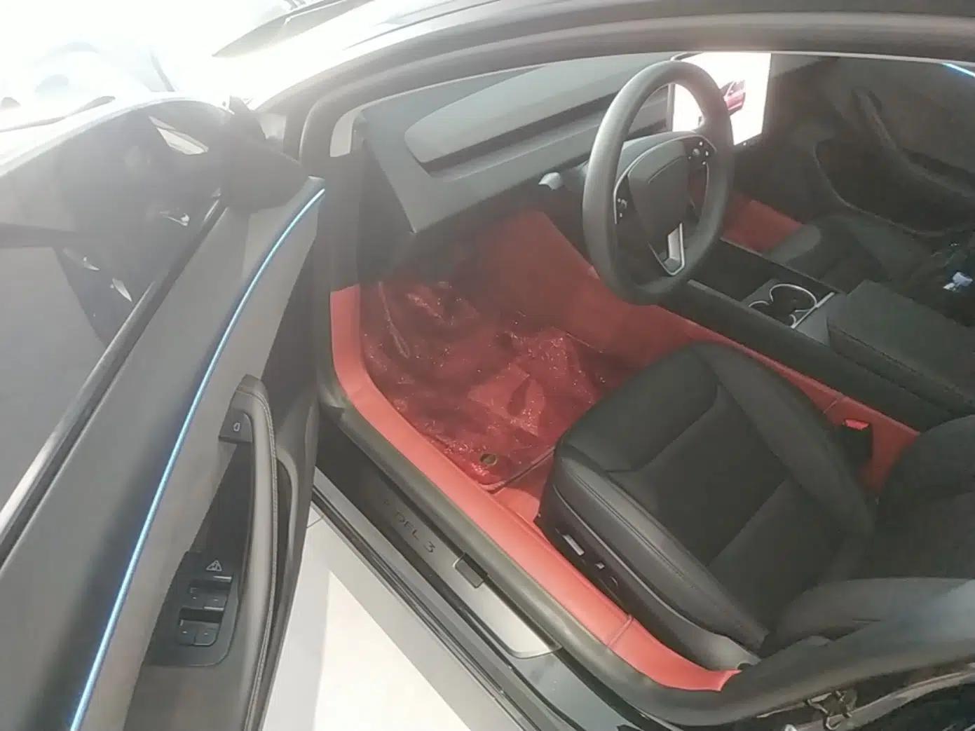 Tesla Model 3 2025 Rear-Wheel-Drive Version — миниатюра 18
