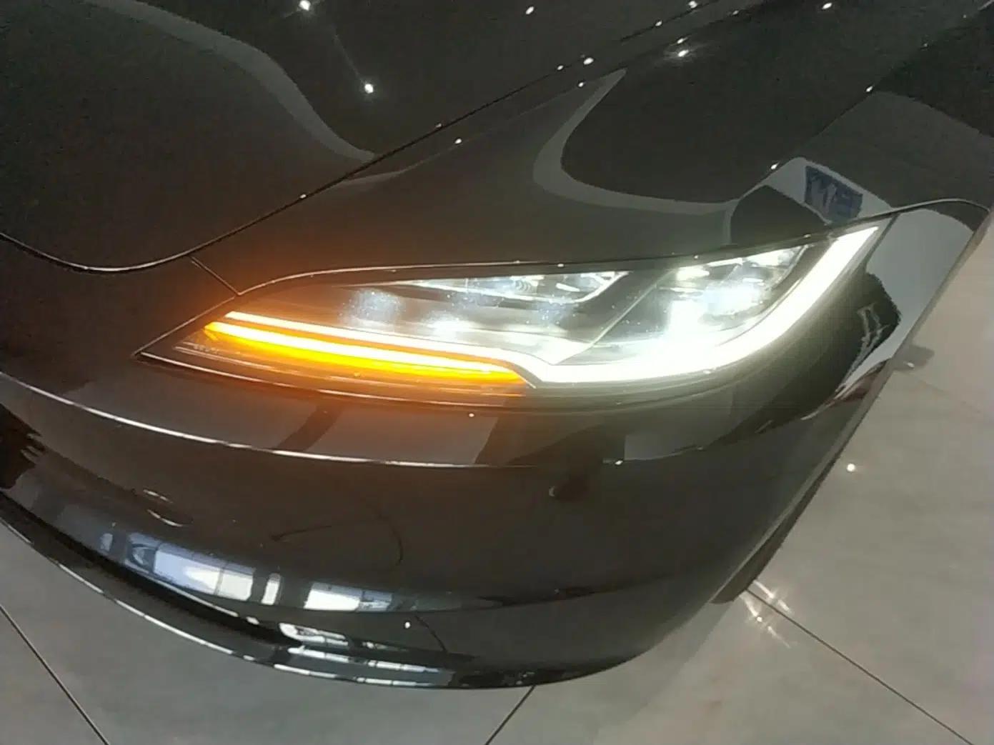 Tesla Model 3 2025 Rear-Wheel-Drive Version — миниатюра 8
