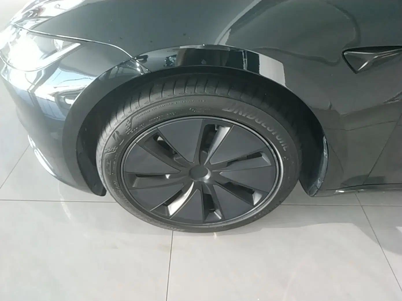 Tesla Model 3 2025 Rear-Wheel-Drive Version — миниатюра 10