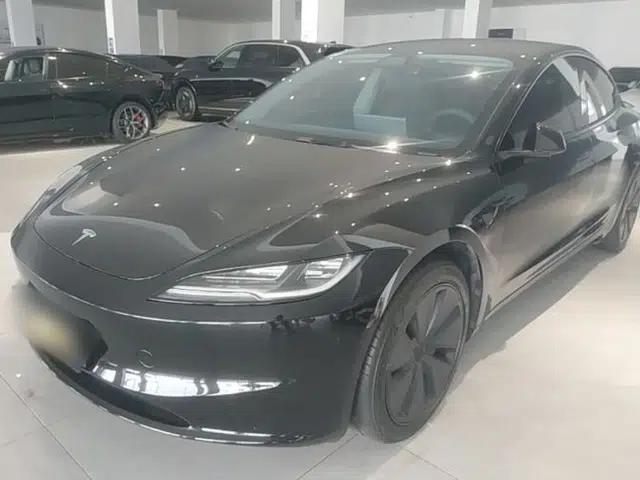 Tesla Model 3 2025 Rear-Wheel-Drive Version