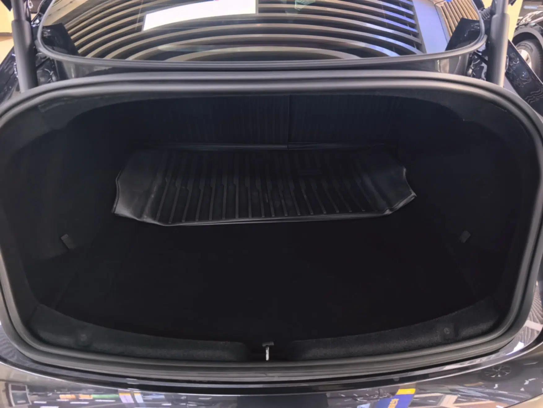 Tesla Model 3 2023 Rear-Wheel-Drive Version — миниатюра 22