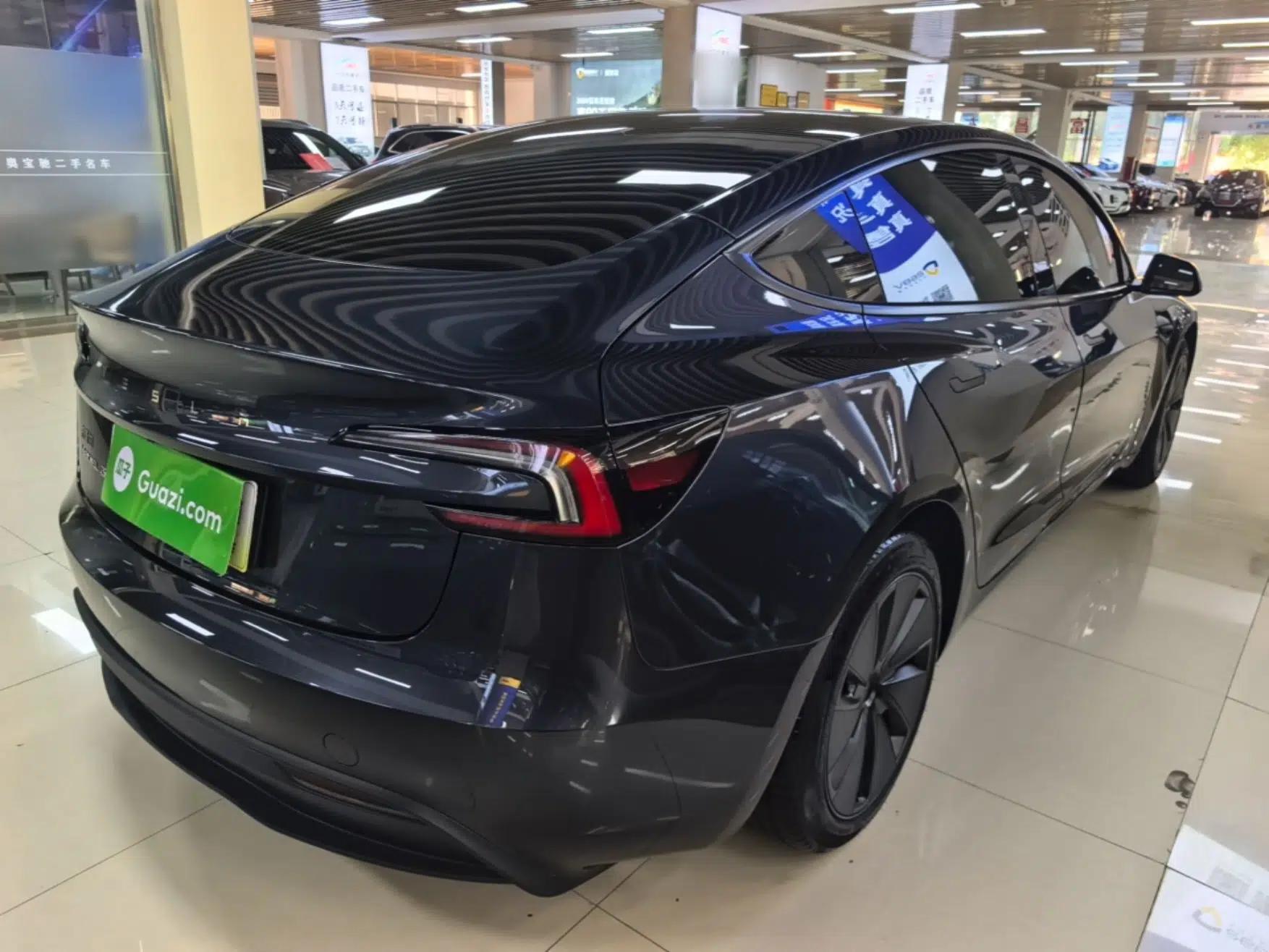 Tesla Model 3 2023 Rear-Wheel-Drive Version — миниатюра 6
