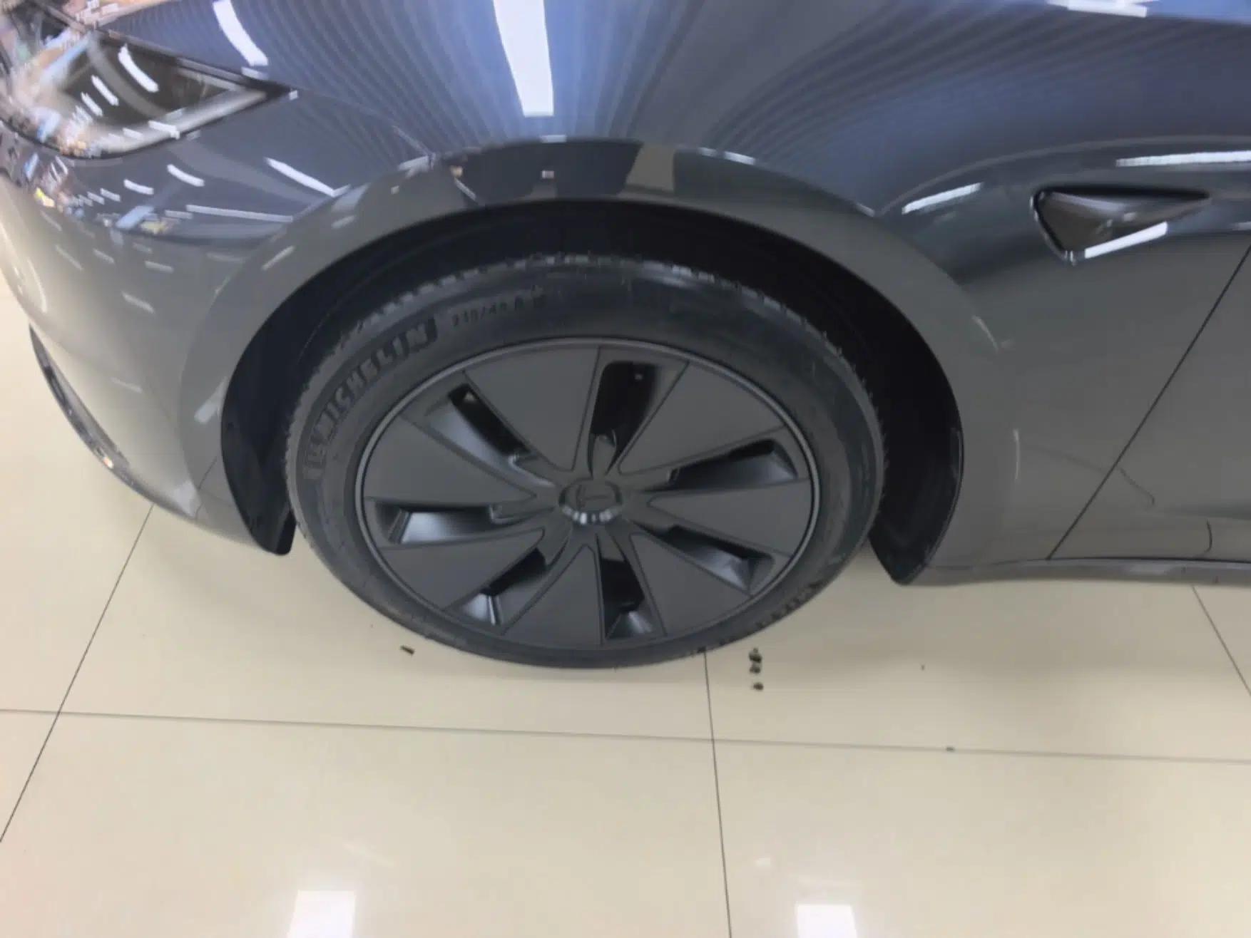 Tesla Model 3 2023 Rear-Wheel-Drive Version — миниатюра 10