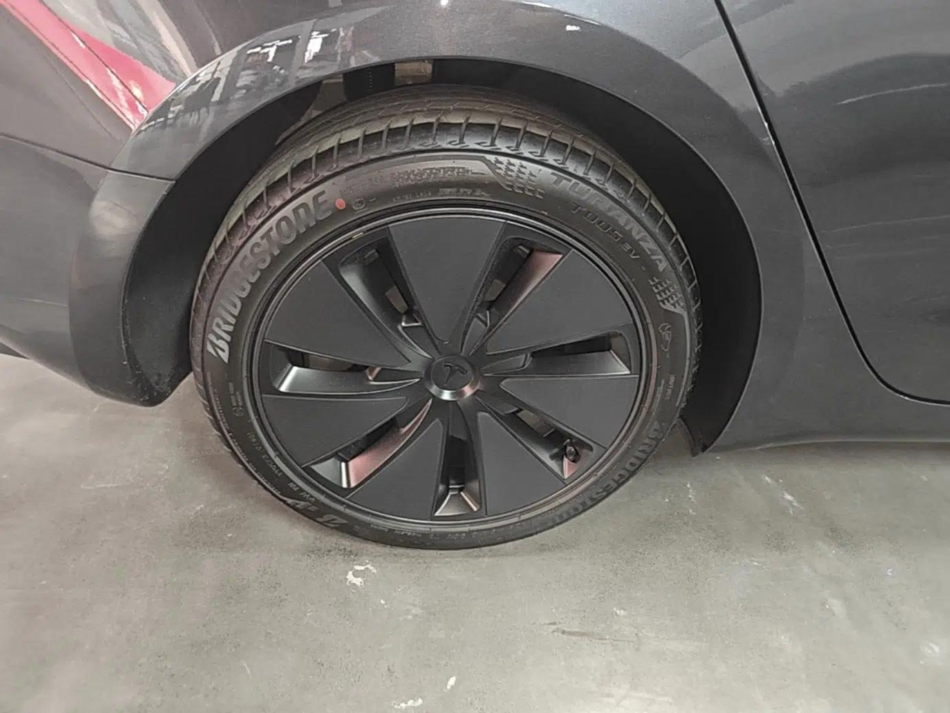 Tesla Model 3 2025 Model Revised Rear-Wheel-Drive Version — миниатюра 11