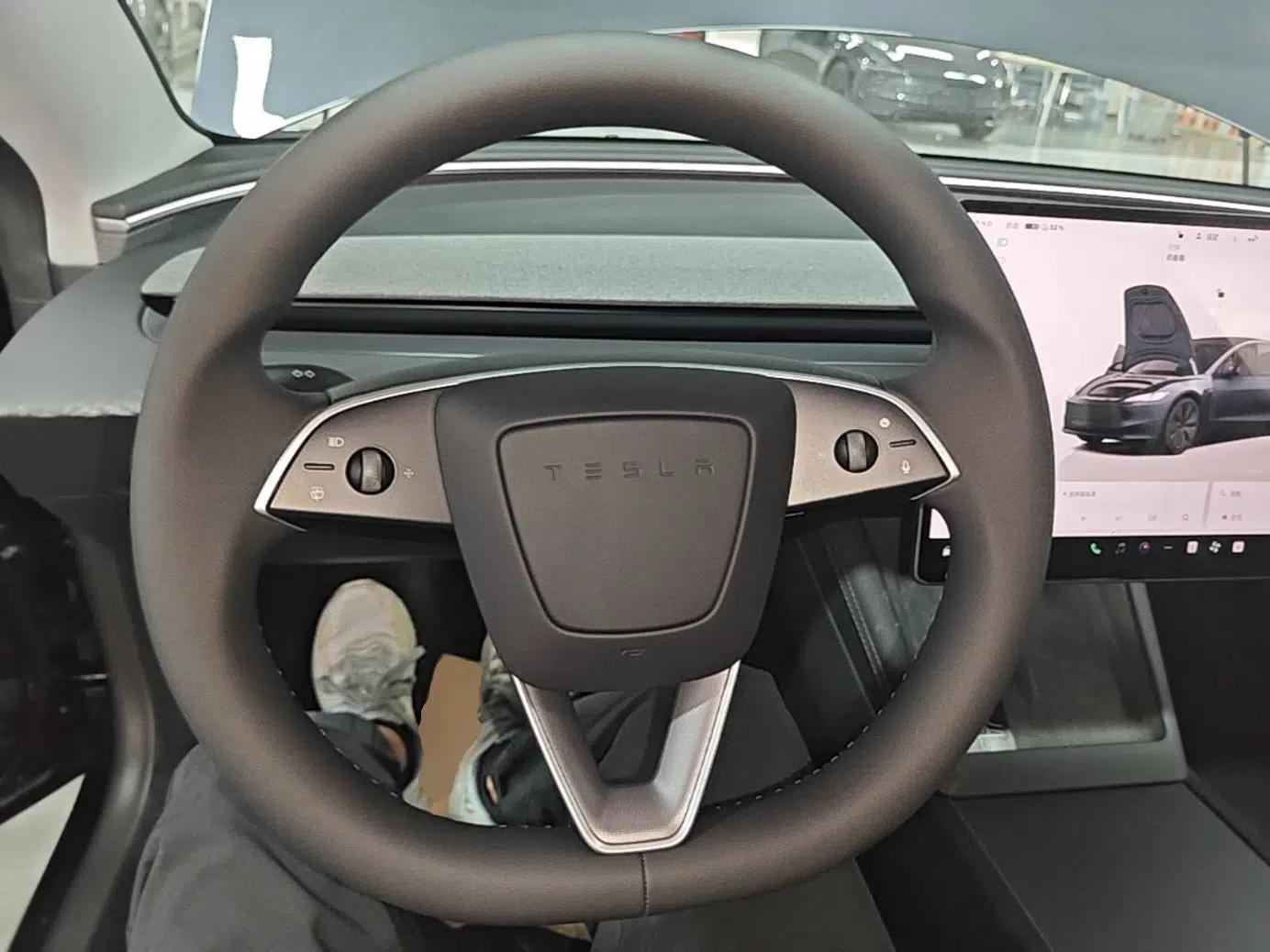 Tesla Model 3 2025 Model Revised Rear-Wheel-Drive Version — миниатюра 13