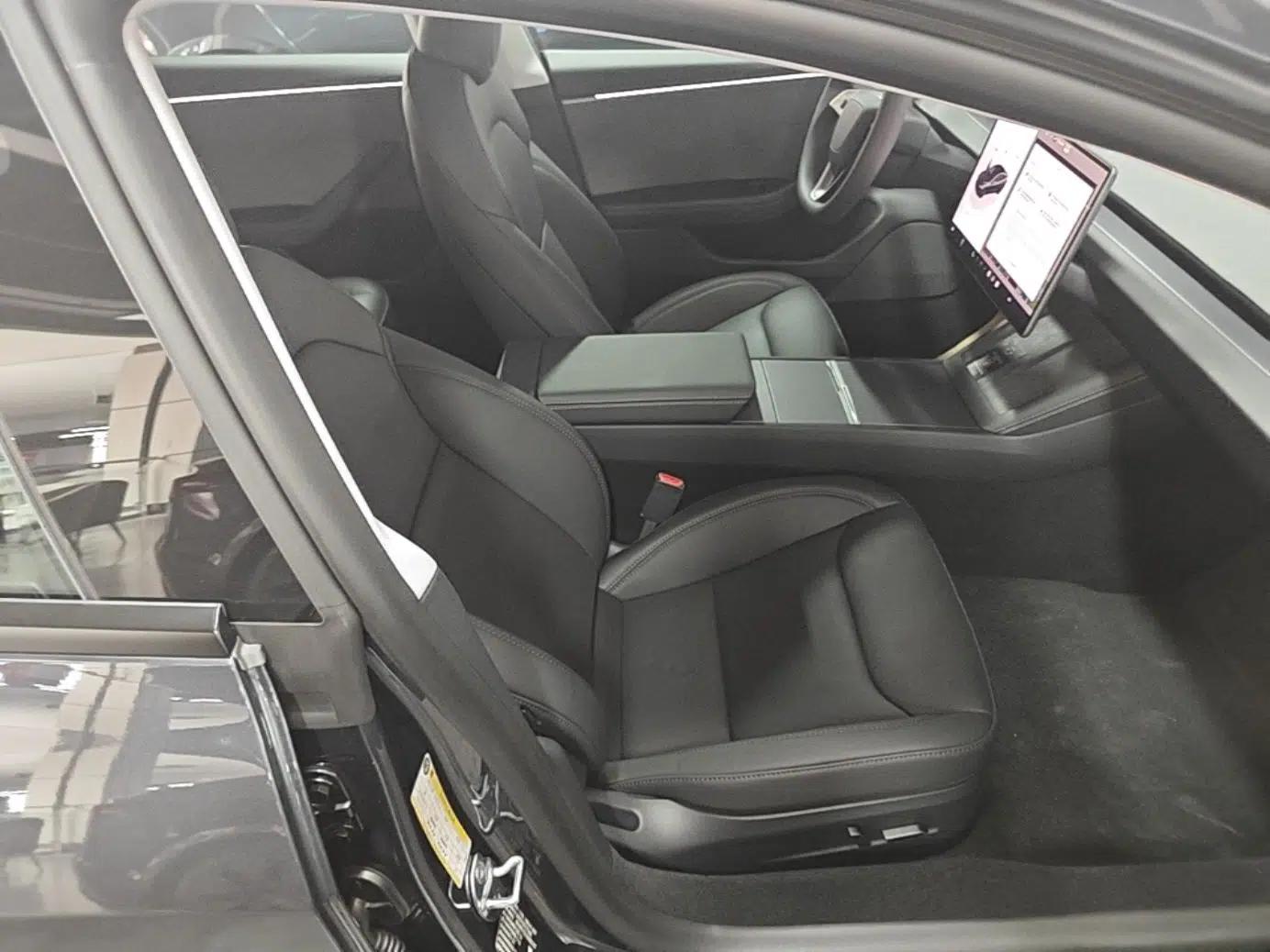 Tesla Model 3 2025 Model Revised Rear-Wheel-Drive Version — миниатюра 19