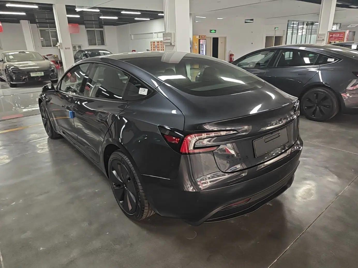 Tesla Model 3 2025 Model Revised Rear-Wheel-Drive Version — миниатюра 4