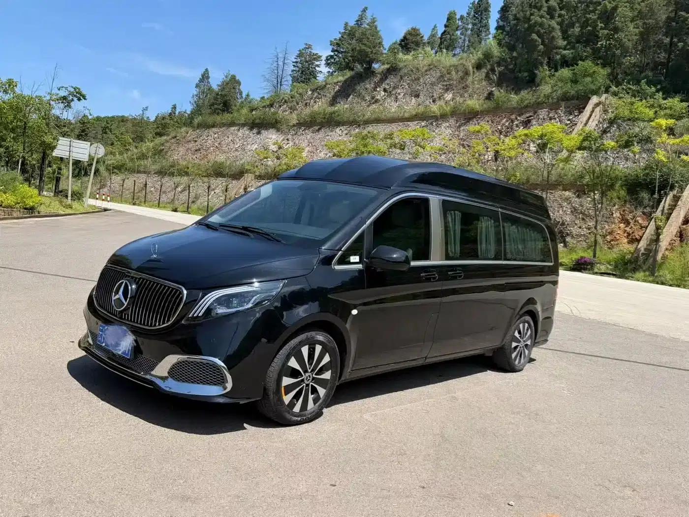 2024 Nissan Vito 2.0T Business Edition 7-seater — миниатюра 1