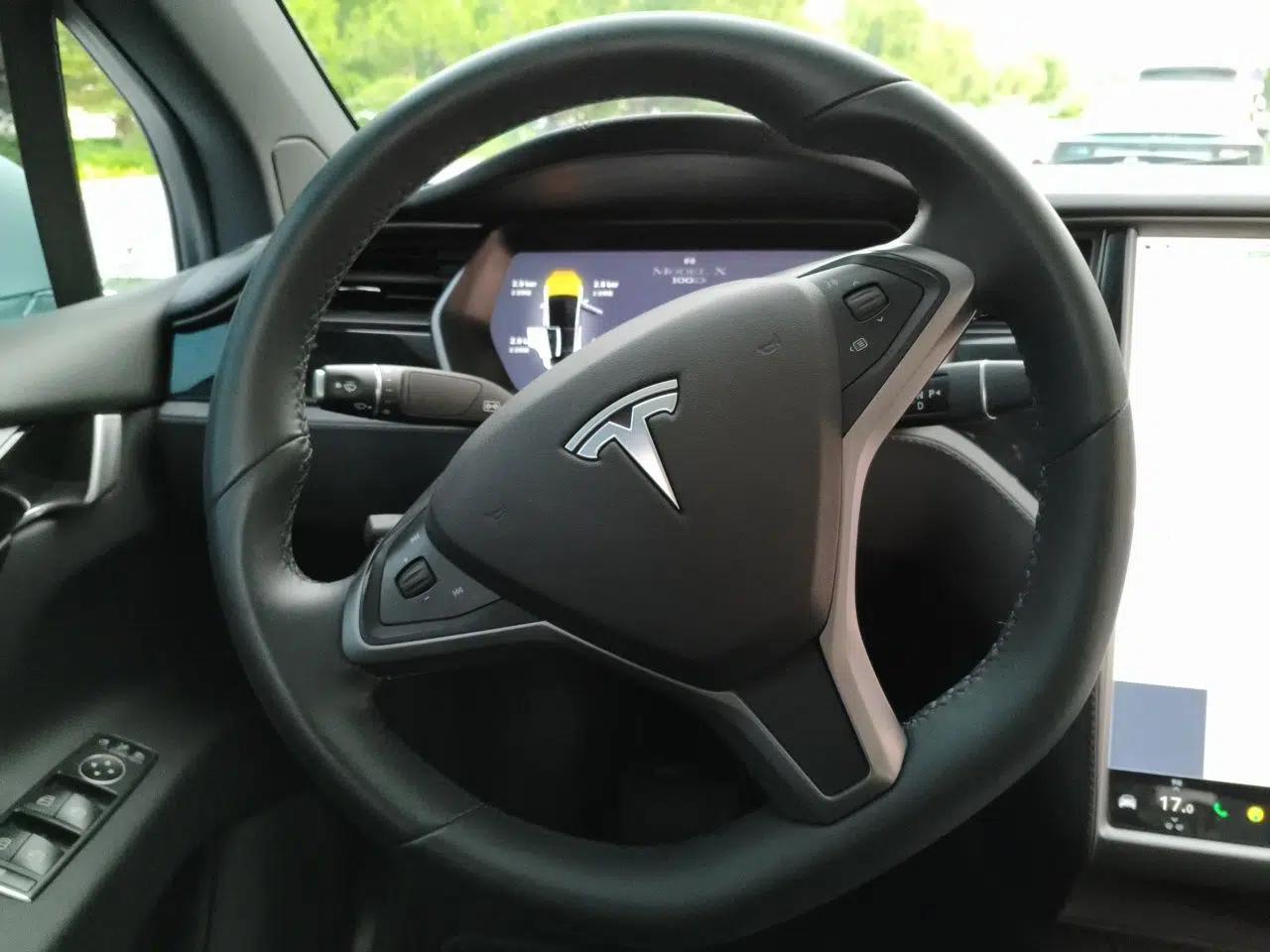 Tesla Model X 2017 X 100D Long Range Edition — миниатюра 10