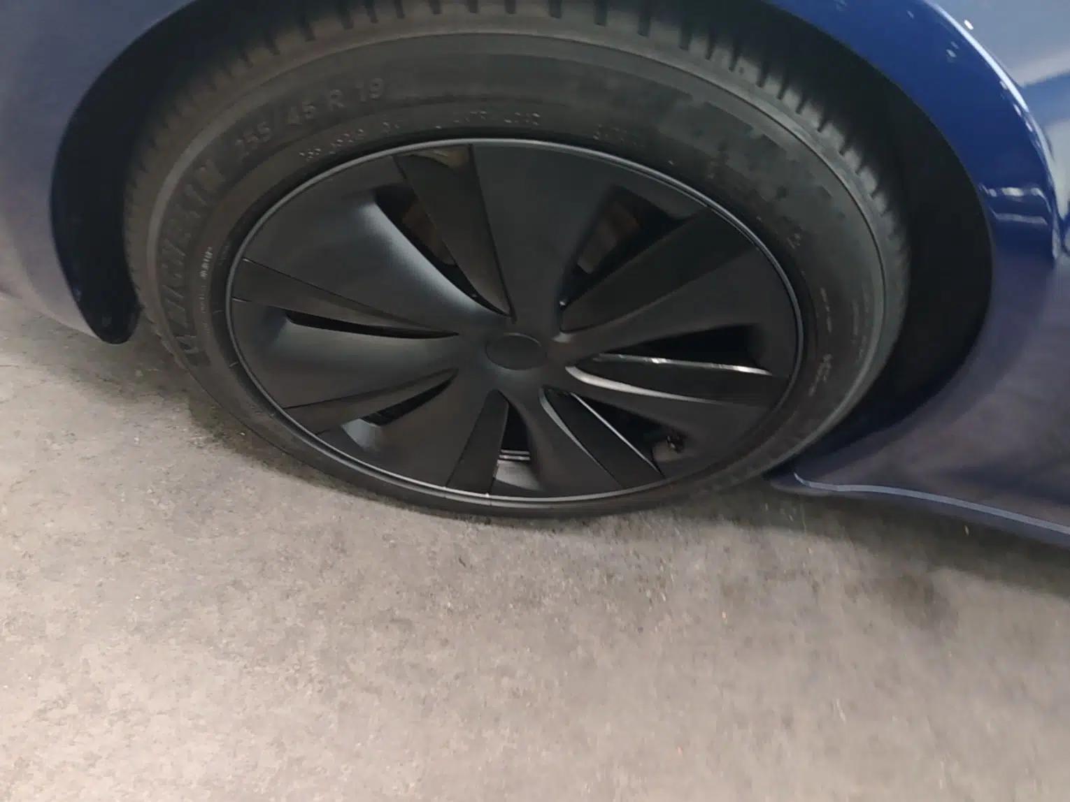 Tesla Model S 2023 Dual-Motor All-Wheel-Drive Version — миниатюра 10