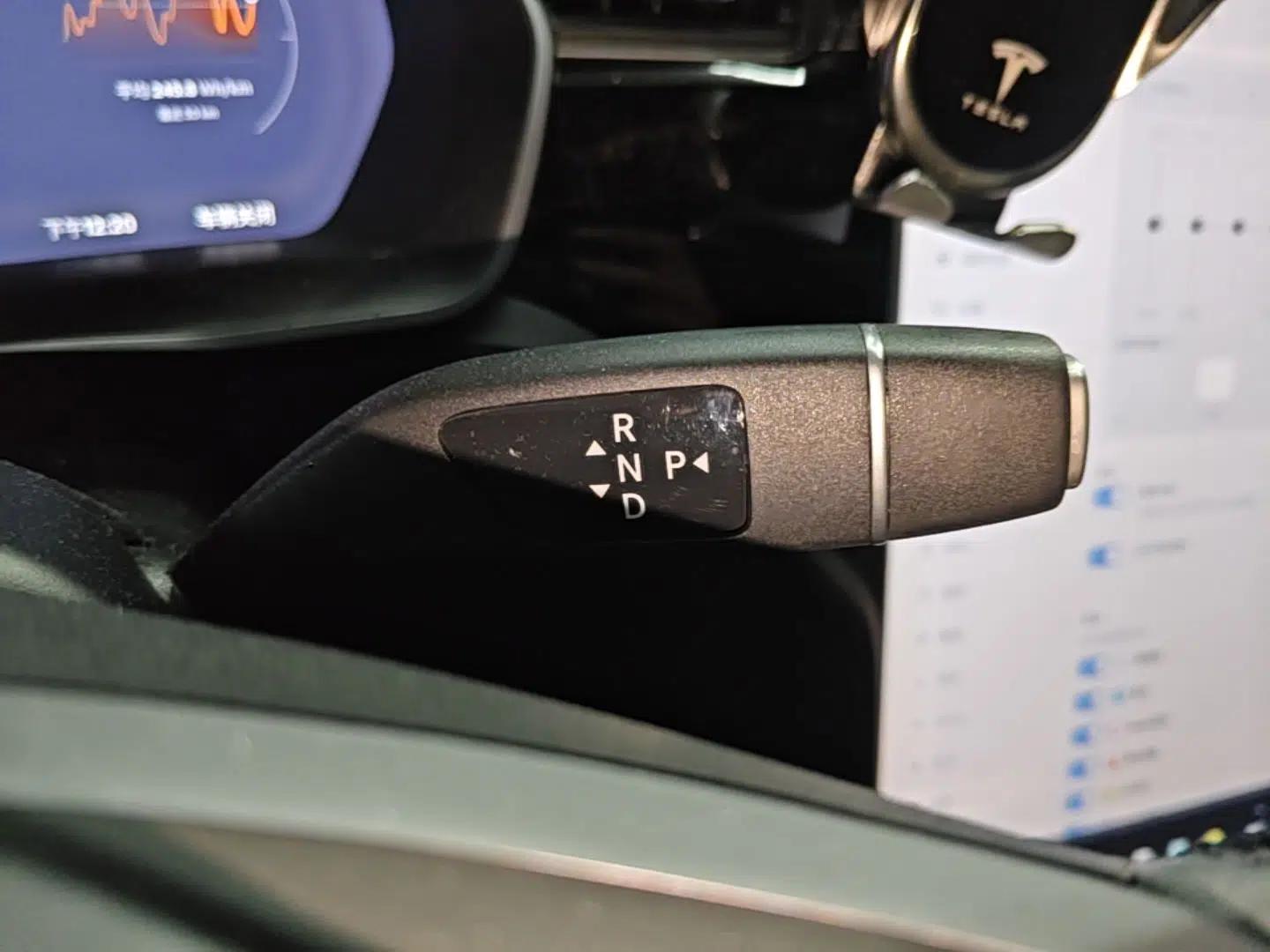 Tesla Model S 2017 S 75D Standard Range Edition — миниатюра 21