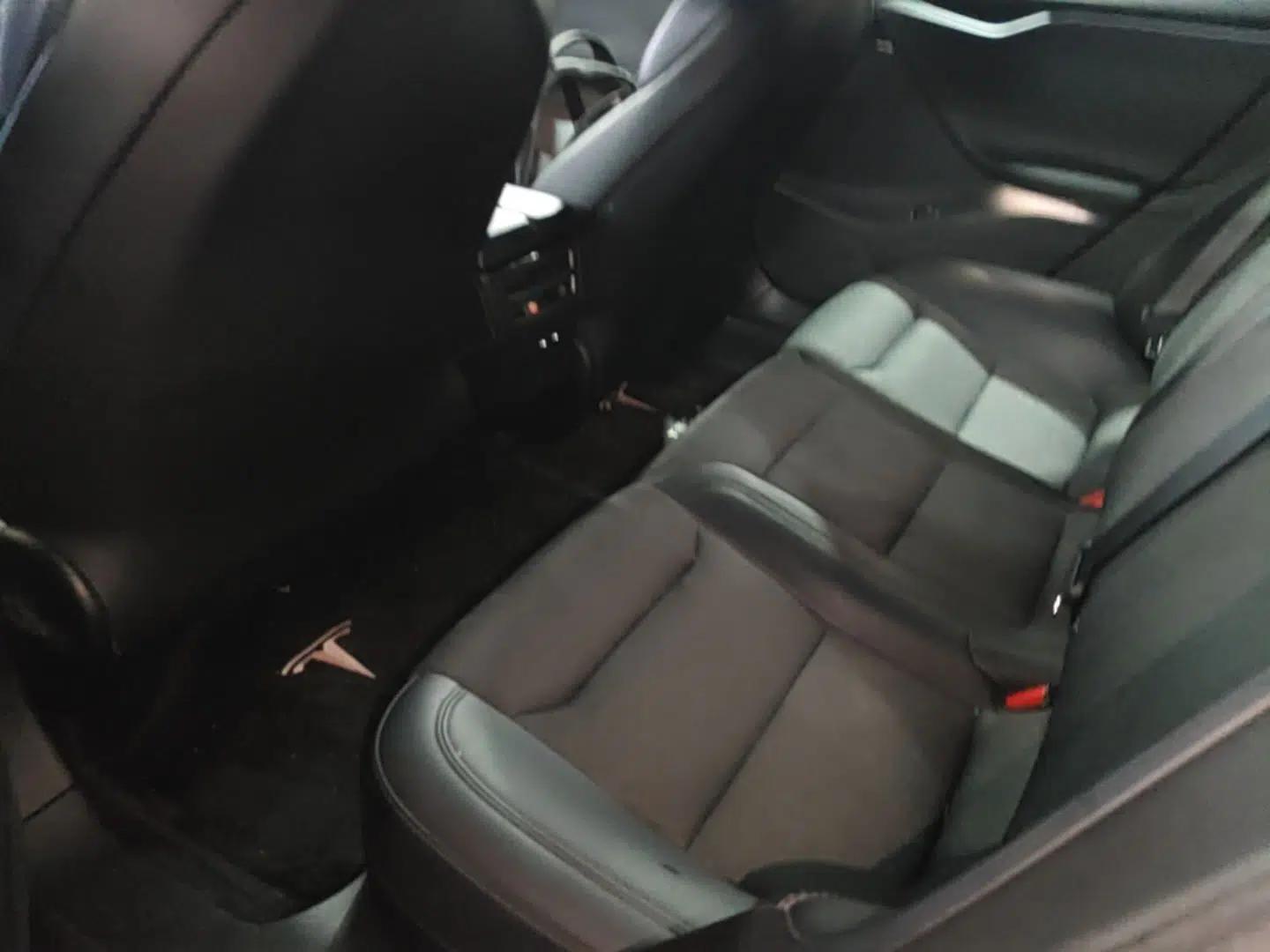 Tesla Model S 2017 S 75D Standard Range Edition — миниатюра 25