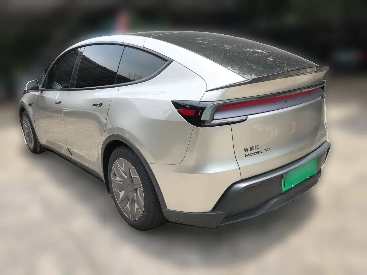 Tesla Model Y L 2025 Model Long-Range All-Wheel-Drive Version — миниатюра 4
