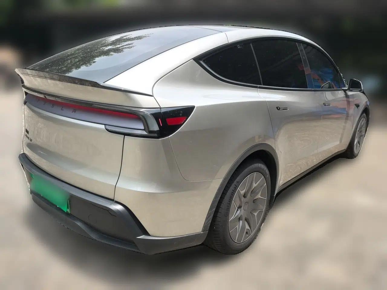 Tesla Model Y L 2025 Model Long-Range All-Wheel-Drive Version — миниатюра 6