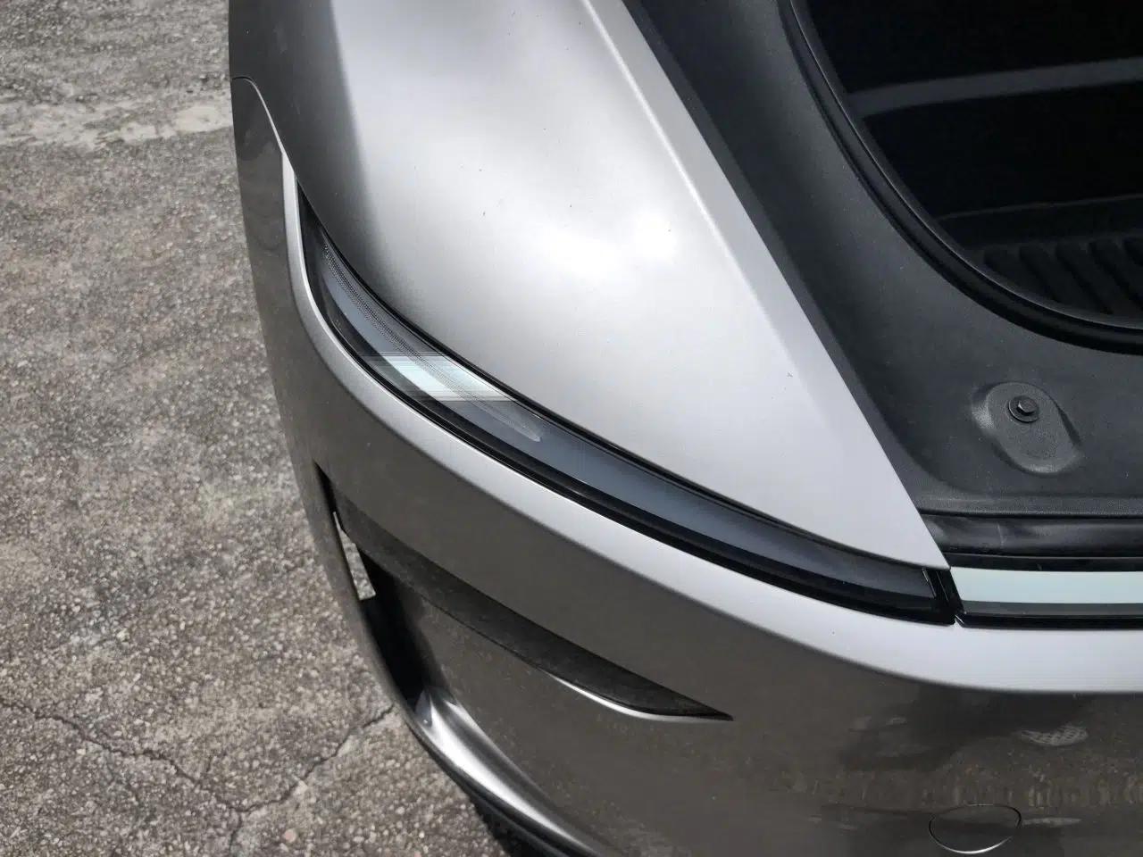 Tesla Model Y L 2025 Model Long-Range All-Wheel-Drive Version — миниатюра 7