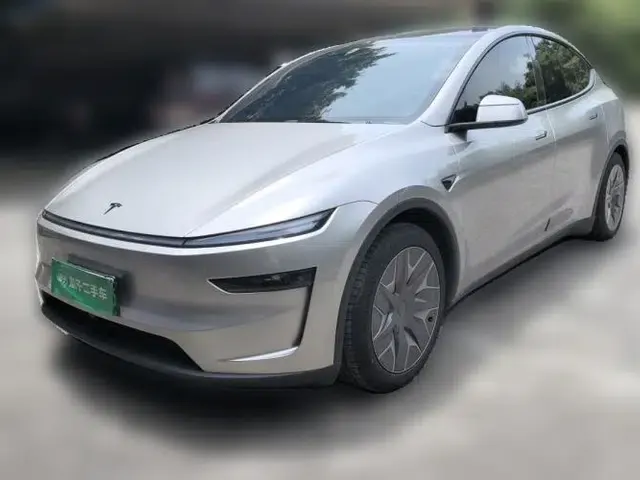 Tesla Model Y L 2025 Model Long-Range All-Wheel-Drive Version