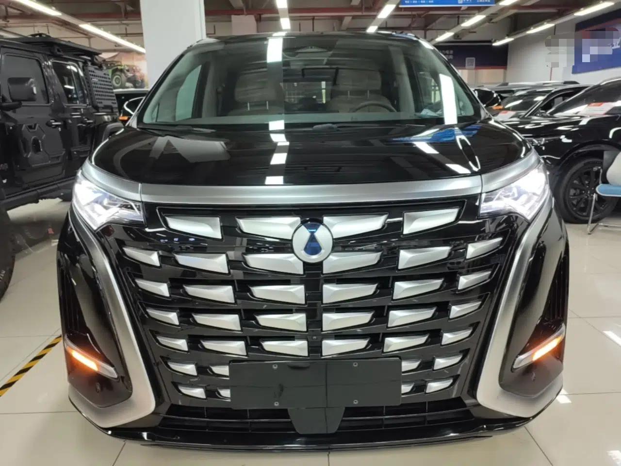 Denza D9 2022 DM-i 970 Four-Wheel Drive Prestige Model — миниатюра 2