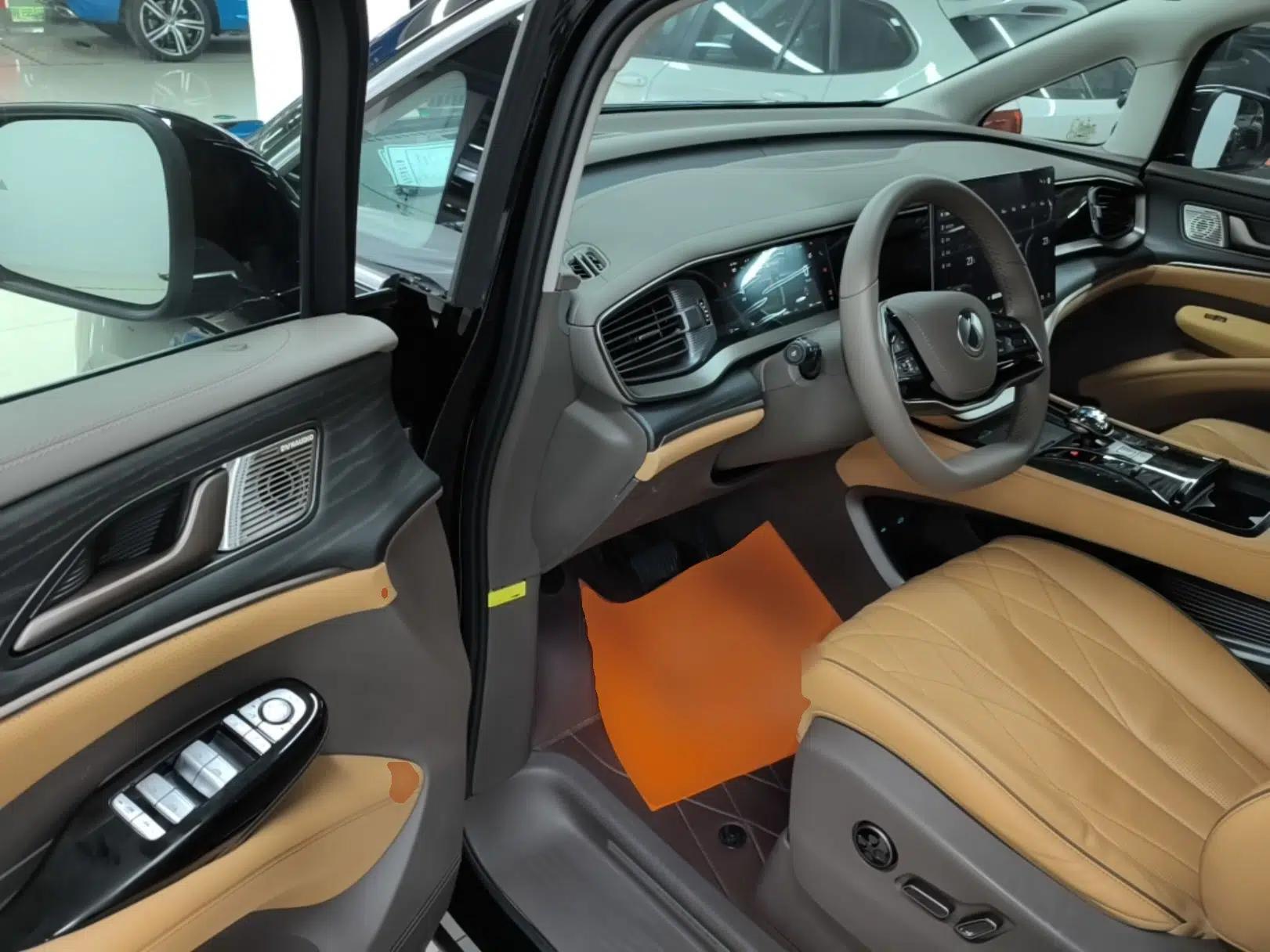 Denza D9 2022 DM-i 970 Four-Wheel Drive Prestige Model — миниатюра 18