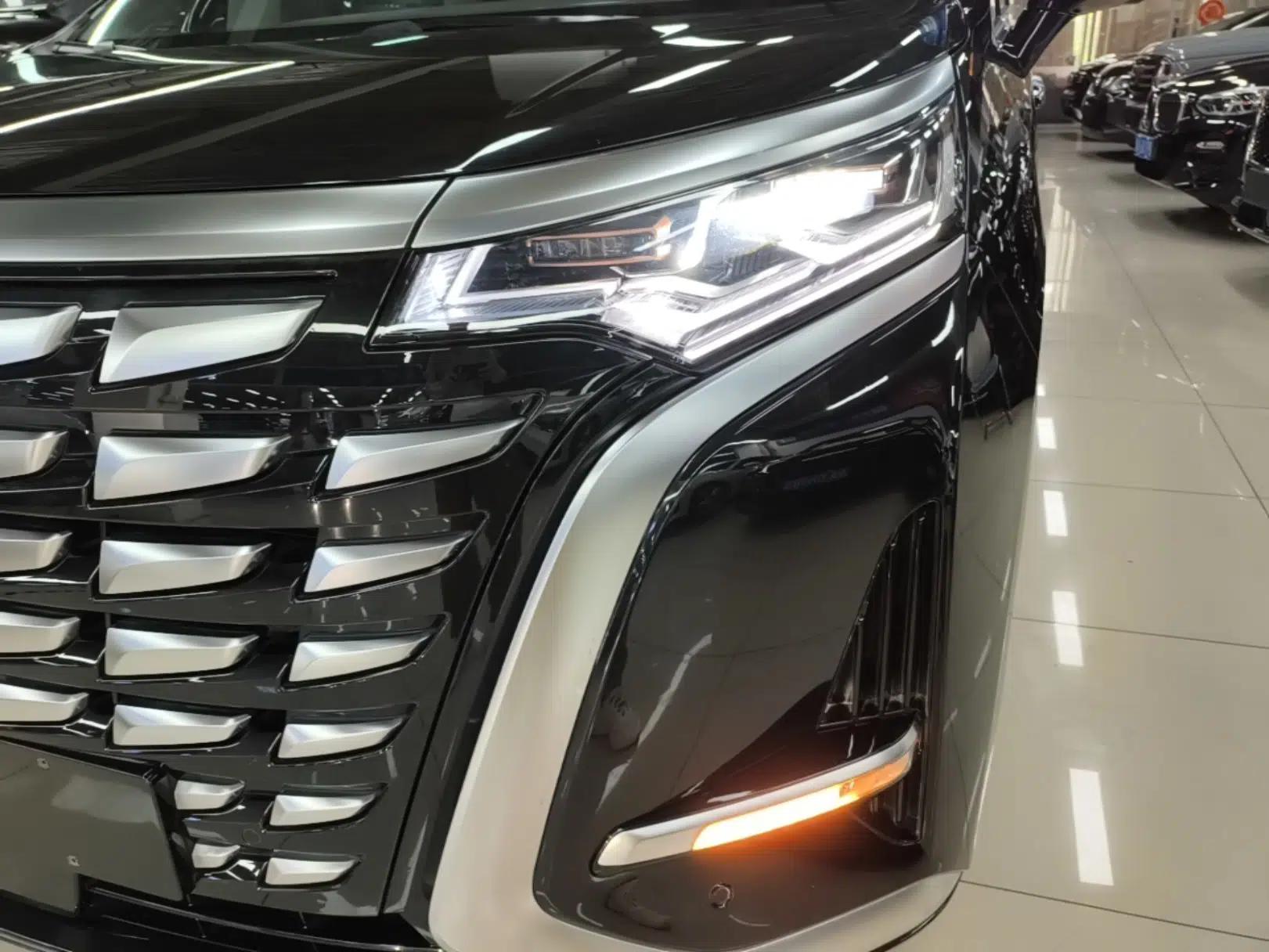 Denza D9 2022 DM-i 970 Four-Wheel Drive Prestige Model — миниатюра 8