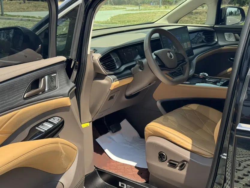 Denza D9 2022 DM-i 970 Four-Wheel Drive Flagship Model — миниатюра 20