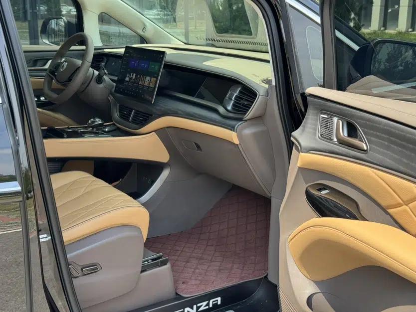 Denza D9 2022 DM-i 970 Four-Wheel Drive Flagship Model — миниатюра 24
