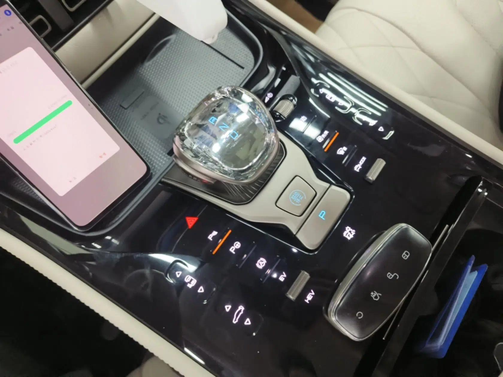 Denza D9 2022 DM-i 970 Four-Wheel Drive Flagship Model — миниатюра 16