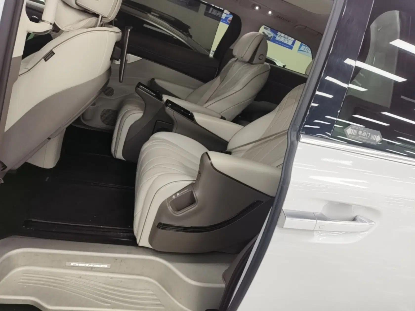 Denza D9 2022 DM-i 970 Four-Wheel Drive Flagship Model — миниатюра 20