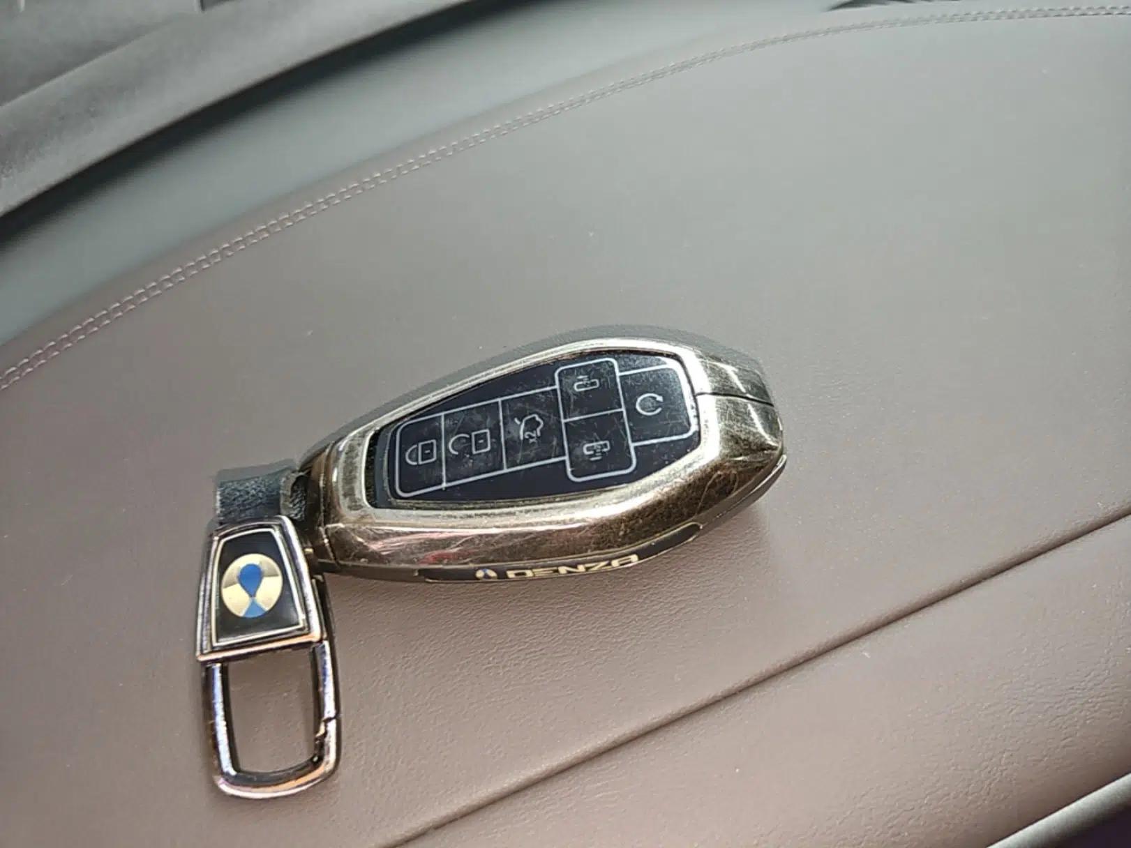 Denza D9 2025 DM-i Intelligent Drive 1020 Four-Wheel Drive Flagship Model — миниатюра 28