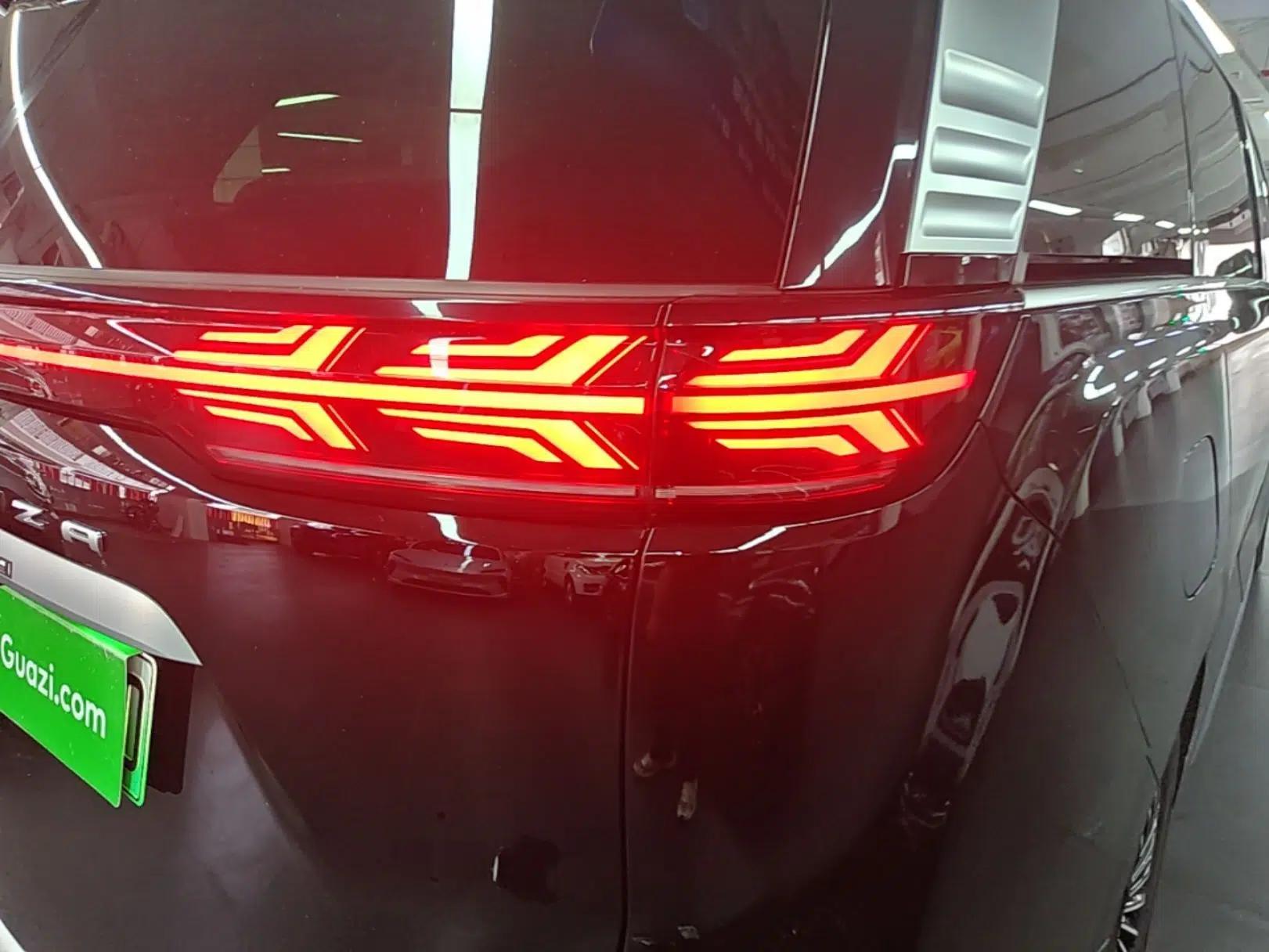 Denza D9 2025 DM-i Intelligent Drive 1020 Four-Wheel Drive Flagship Model — миниатюра 9