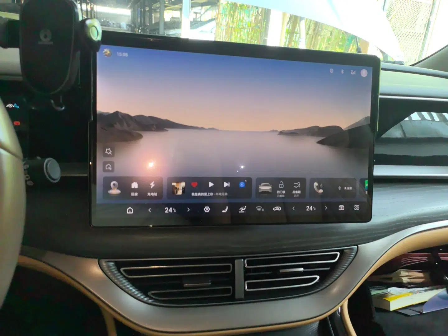 Denza D9 2022 DM-i 970 Four-Wheel Drive Prestige Model — миниатюра 13