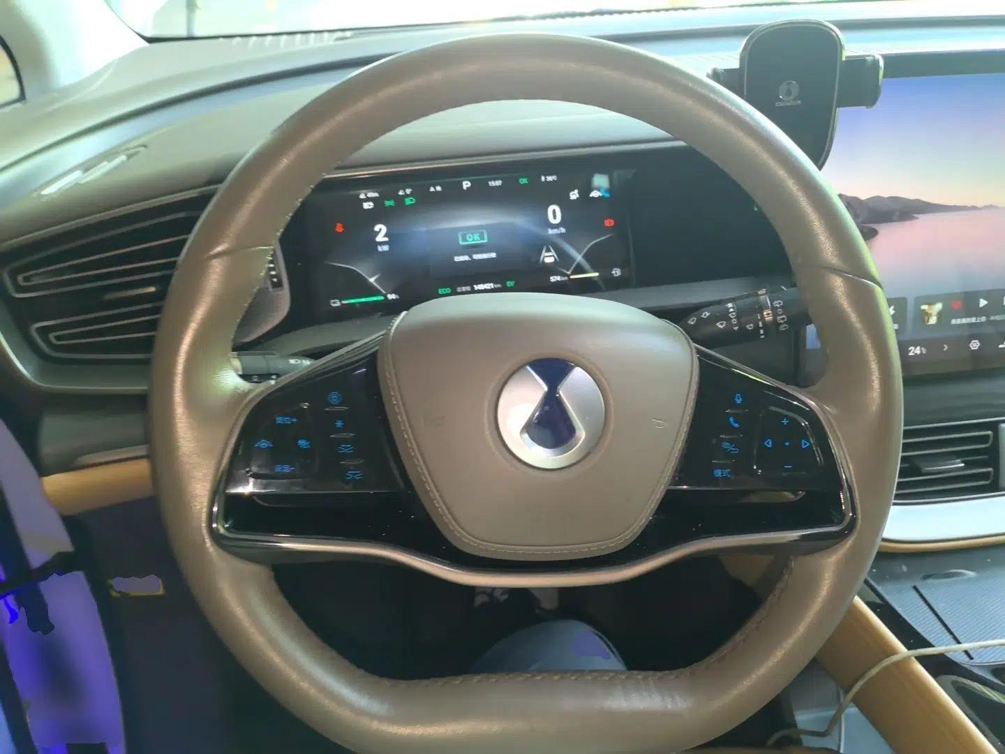 Denza D9 2022 DM-i 970 Four-Wheel Drive Prestige Model — миниатюра 10