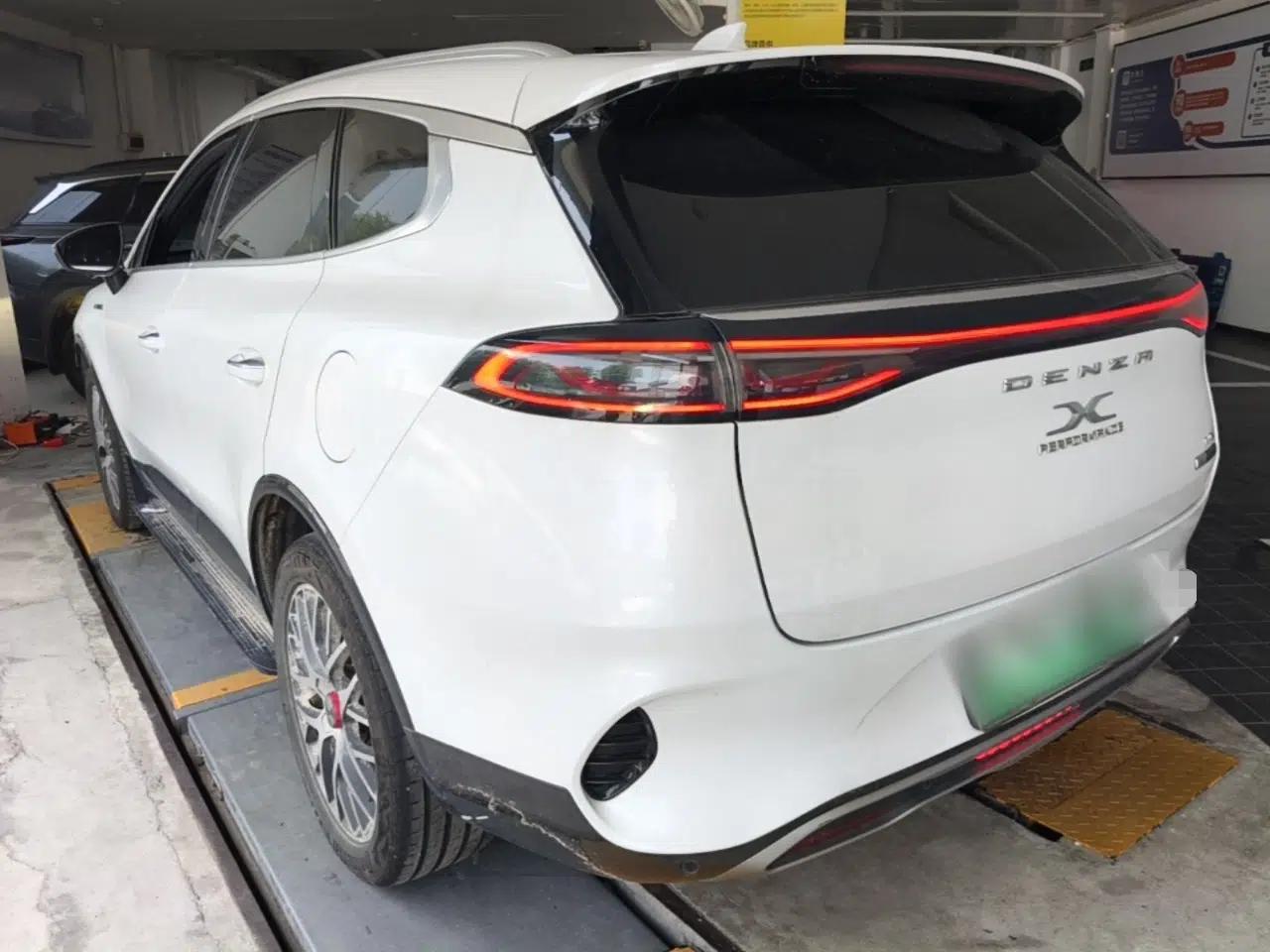 Denza X 2020 PHEV Classic Edition — миниатюра 4